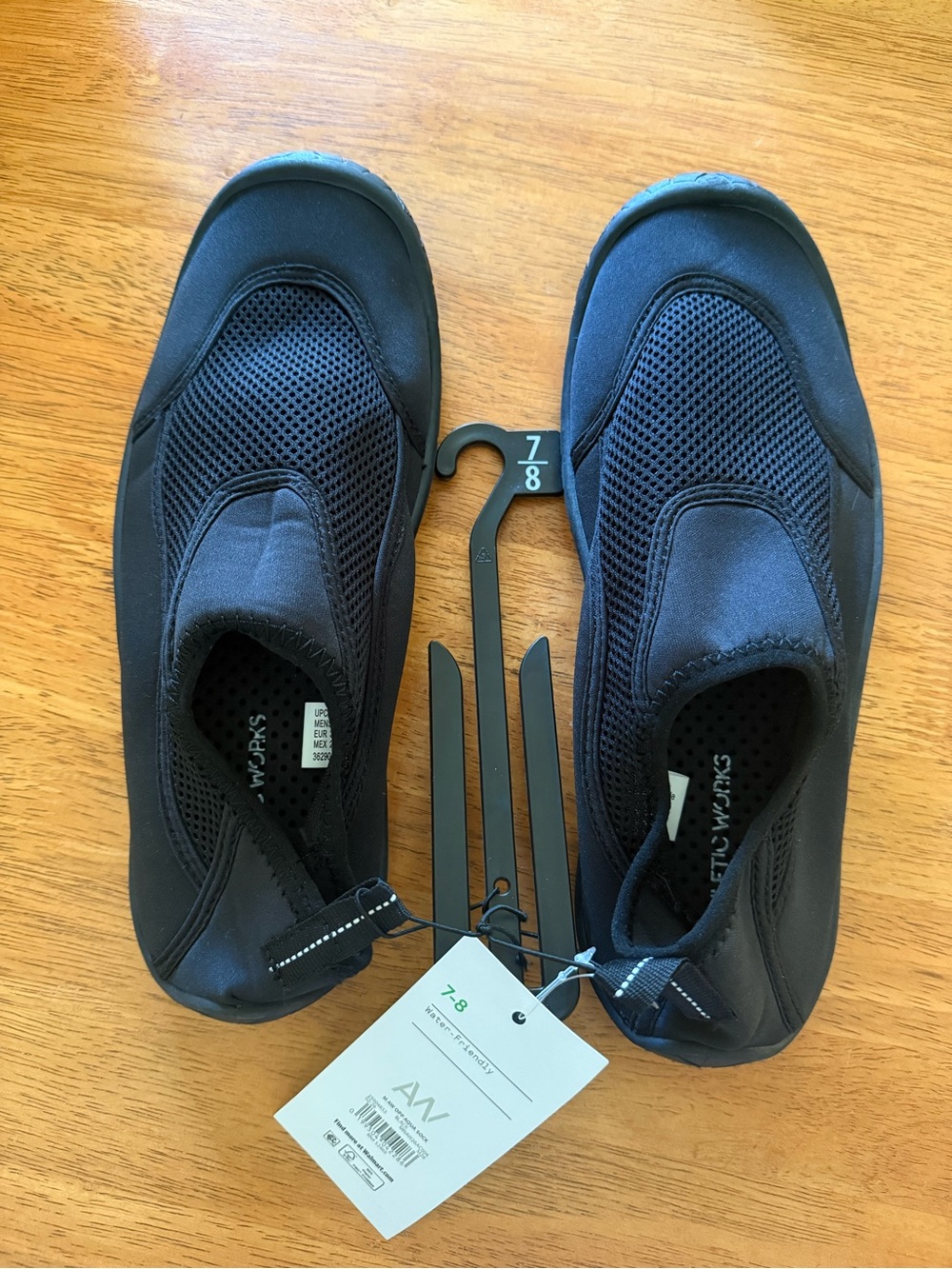 Men’s Water Shoes 7-8 Black